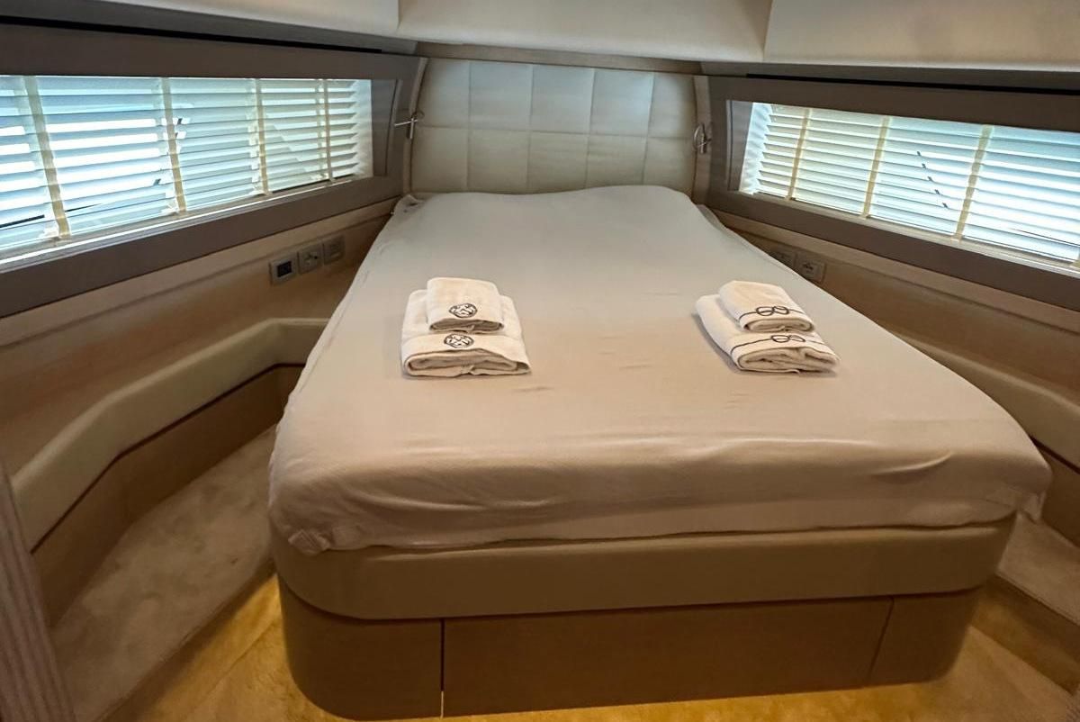 2013 Ferretti Yachts 69 