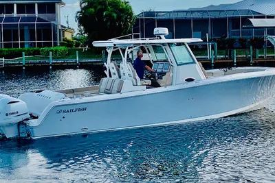 Sailfish 360 CC ELITE - CLEAN CLEAN CLEAN w ONLY 216 HOURS