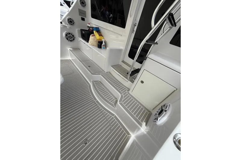 Bucket List Yacht Photos Pics 2013 Hatteras GT54 yacht interior with sleek design and modern amenities.