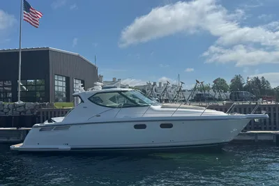 Tiara Yachts 3900 Sovran