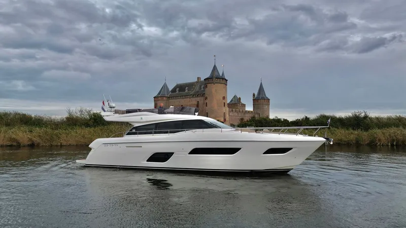 550 Yacht Photos Pics 