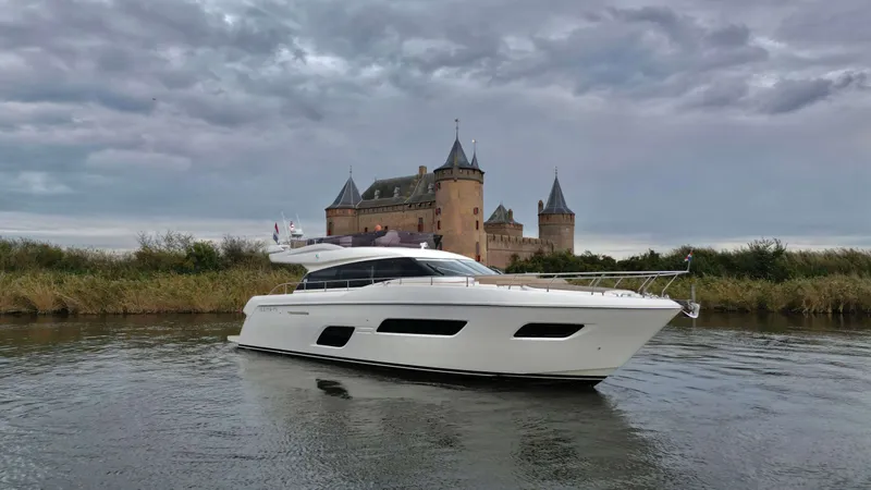 550 Yacht Photos Pics 