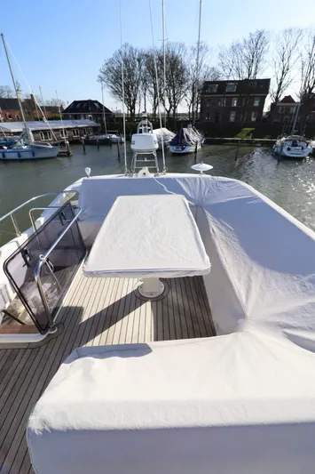 550 Yacht Photos Pics 