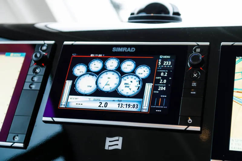 550 Yacht Photos Pics 