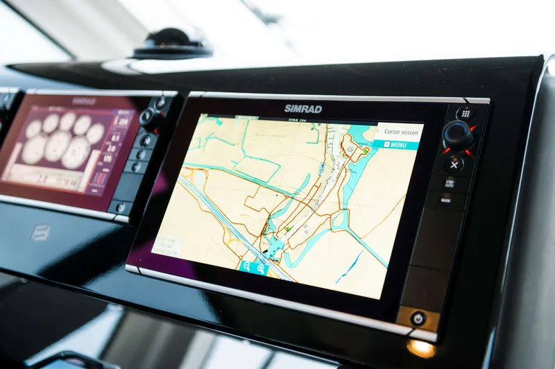 550 Yacht Photos Pics 