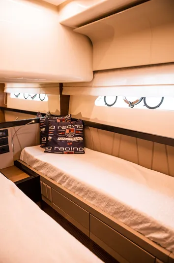 550 Yacht Photos Pics 