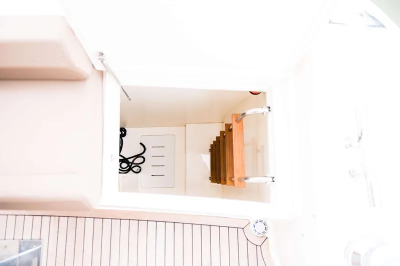 550 Yacht Photos Pics 