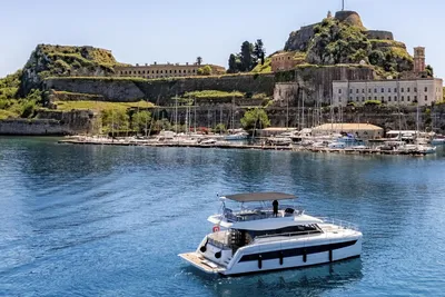 2018 Fountaine Pajot MY 44