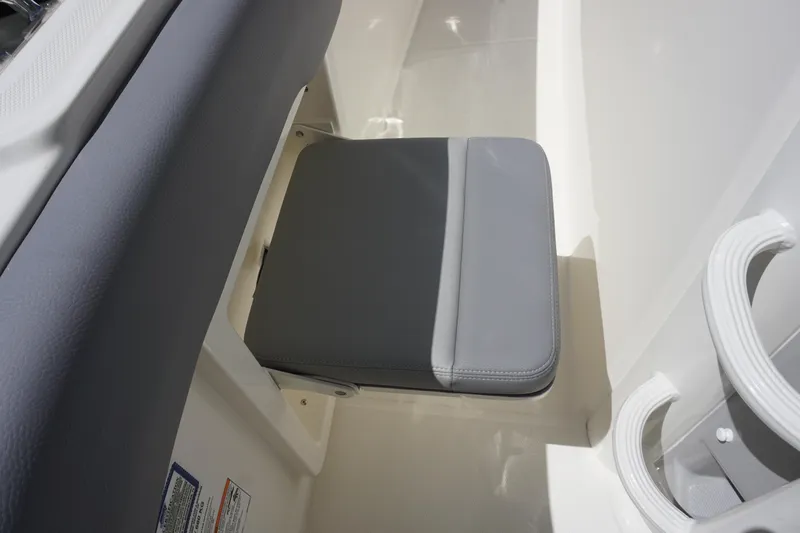 Bwce1064l324 Yacht Photos Pics 2024 Boston Whaler 330 Outrage seat detail with gray cushion.