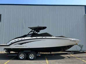 2018 Chaparral 264 Sunesta