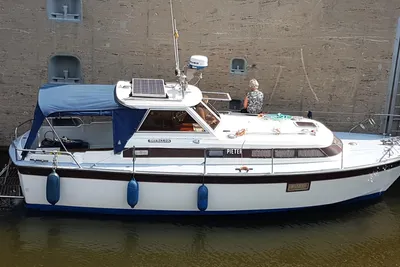 1982 Amerglass 32 OK Searunner