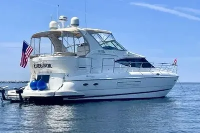 Cruisers Yachts 4450 Express Motoryacht
