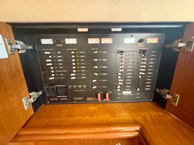 Endeavor Yacht Photos Pics Electrical Panel