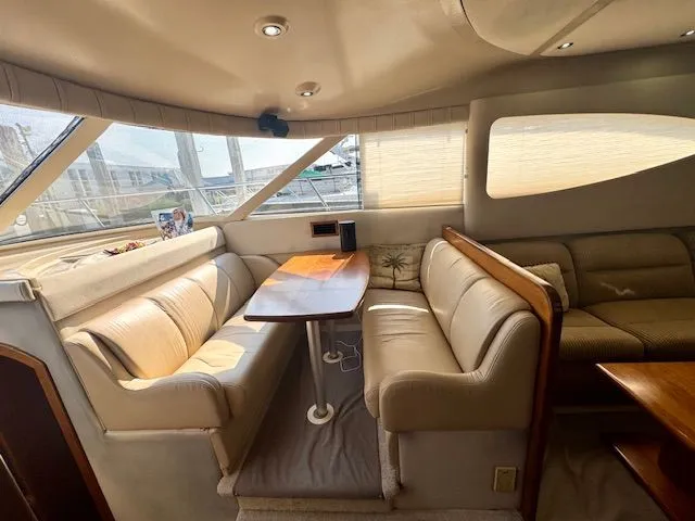 Endeavor Yacht Photos Pics Dinette Area - Strb. Side