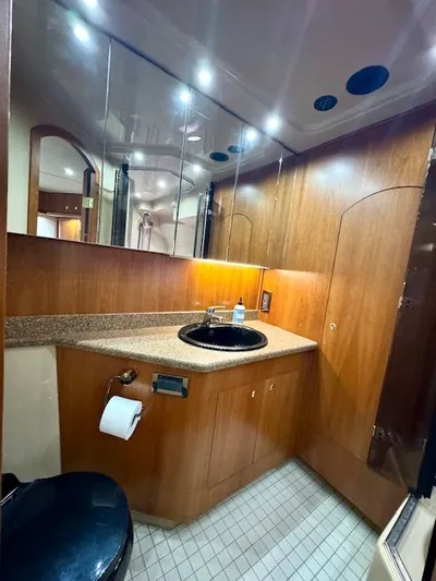Endeavor Yacht Photos Pics Master StateRoom - Head