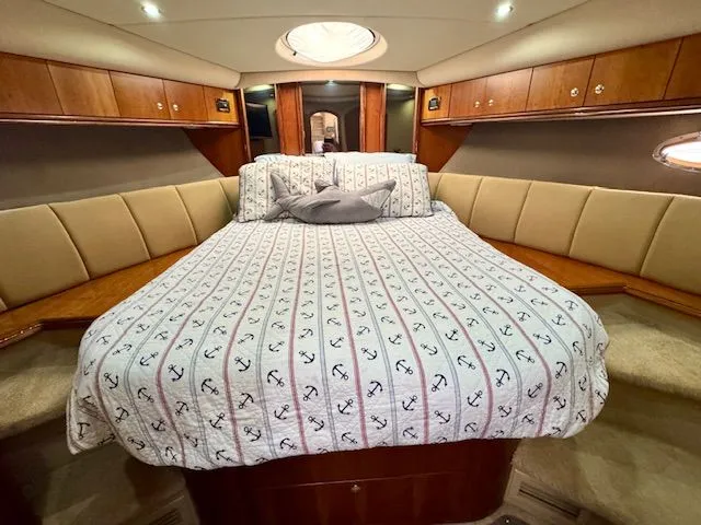 Endeavor Yacht Photos Pics VIP StateRoom - Forward