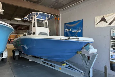 NauticStar 251 Hybrid