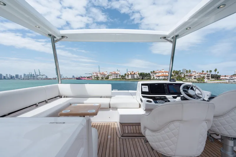Why Knot Yacht Photos Pics Luxurious Sunseeker 52 Manhattan yacht interior with ocean view, 2020 model.
