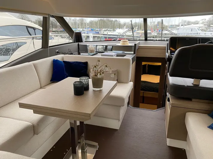 460 Flybridge Yacht Photos Pics 