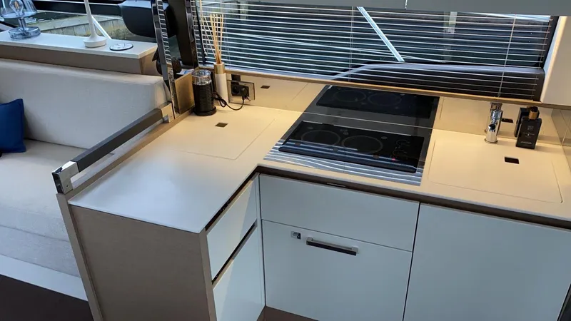 460 Flybridge Yacht Photos Pics 