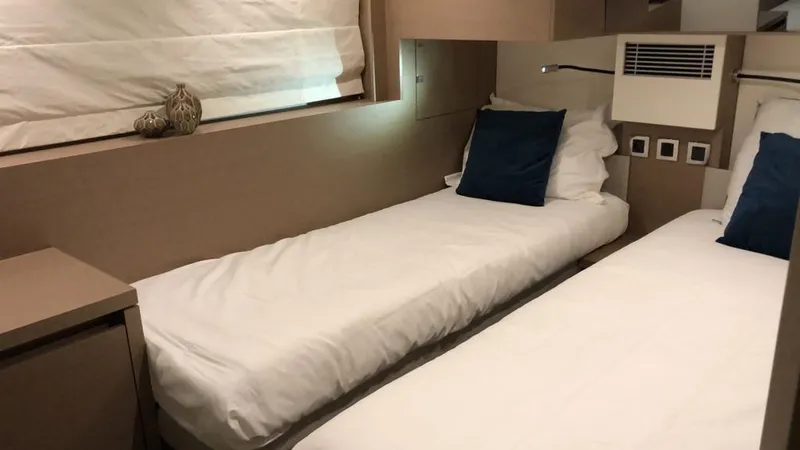 460 Flybridge Yacht Photos Pics 