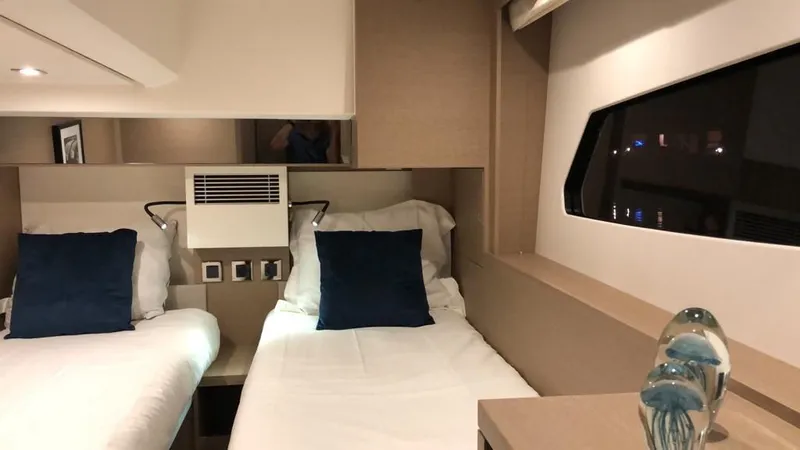 460 Flybridge Yacht Photos Pics 