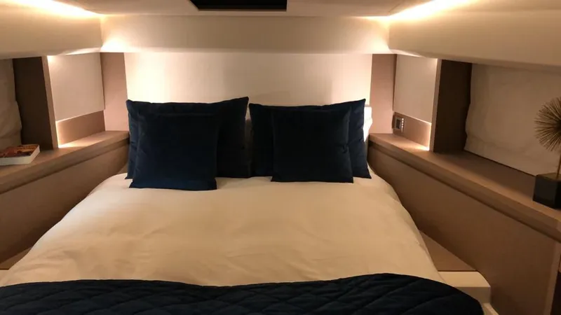 460 Flybridge Yacht Photos Pics 