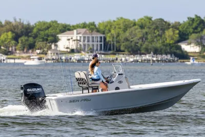 Sea Pro 210 Bay
