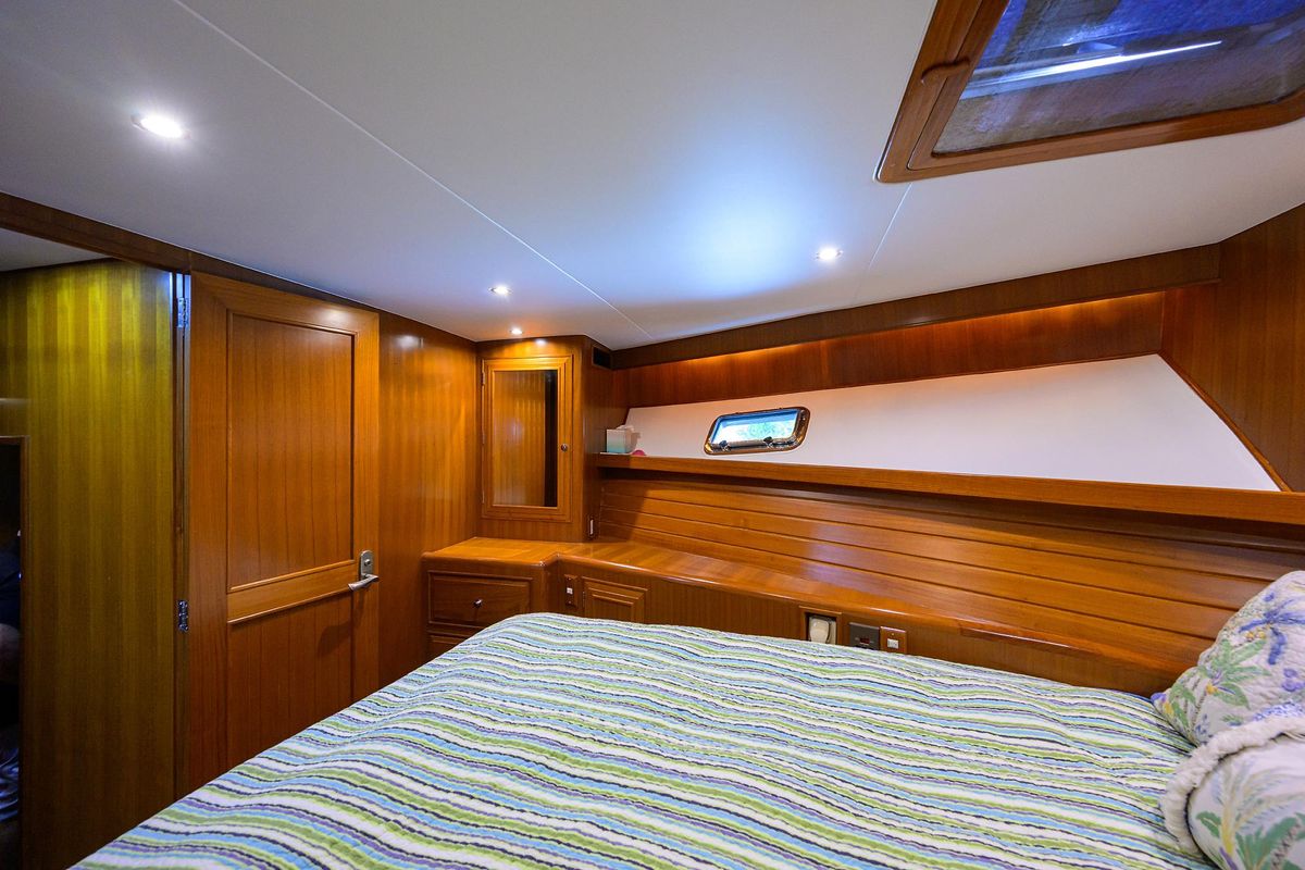 2001 Ocean Alexander 60 