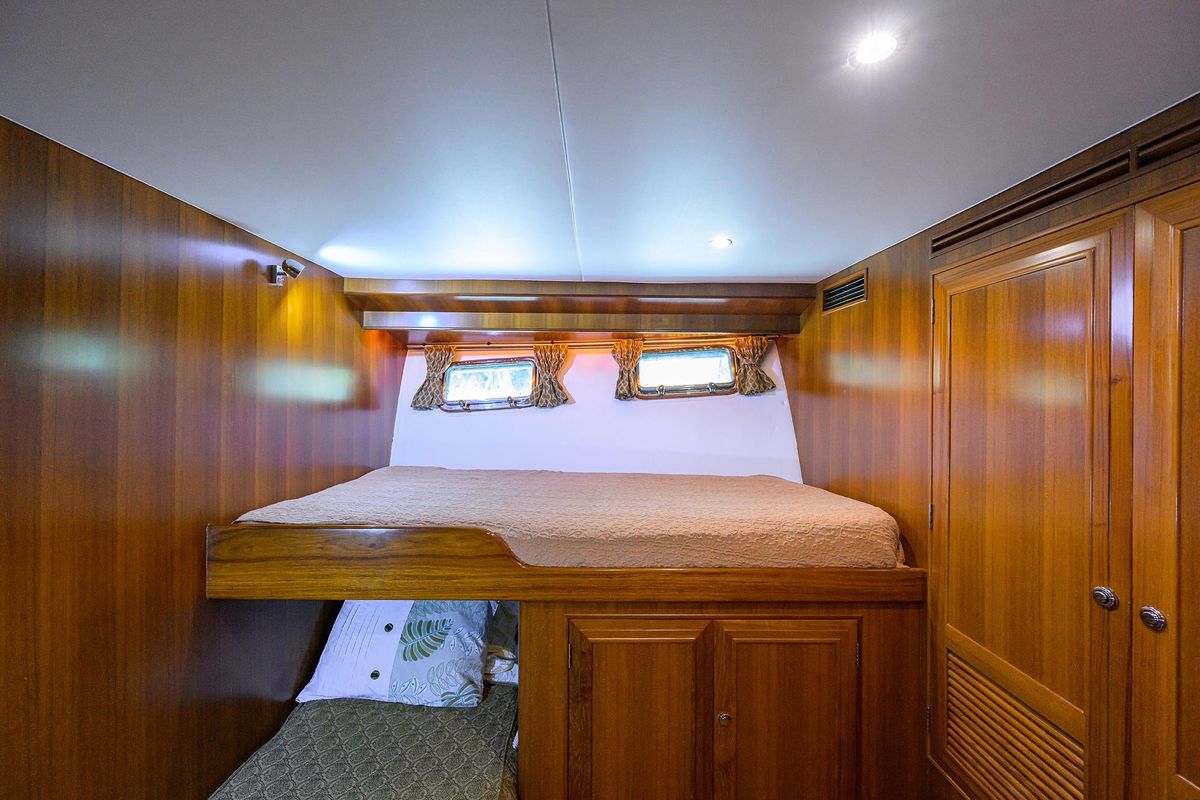 2001 Ocean Alexander 60 