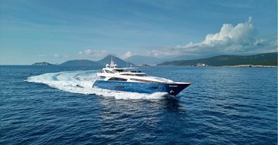 Yacht