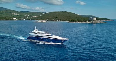 Yacht