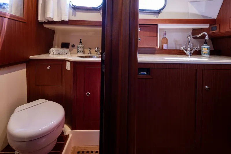  Yacht Photos Pics Luxurious bathroom interior of 2022 Fratelli Aprea 32 Hard Top yacht.