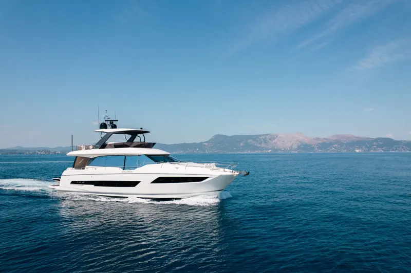 690 Flybridge Yacht Photos Pics 