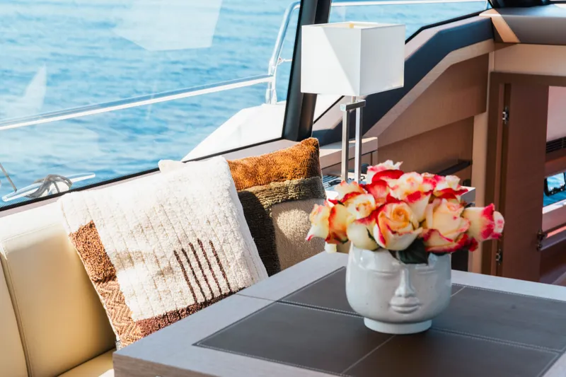 690 Flybridge Yacht Photos Pics 