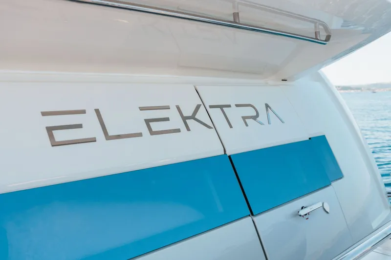 690 Flybridge Yacht Photos Pics 