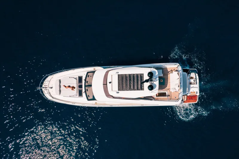 690 Flybridge Yacht Photos Pics 