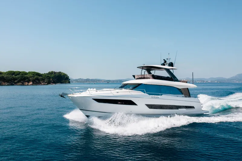 690 Flybridge Yacht Photos Pics 