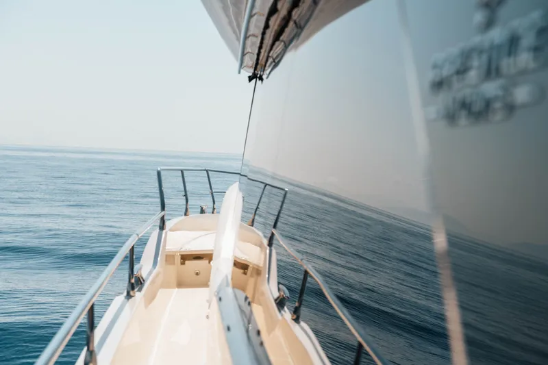 690 Flybridge Yacht Photos Pics 