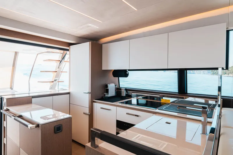 690 Flybridge Yacht Photos Pics 