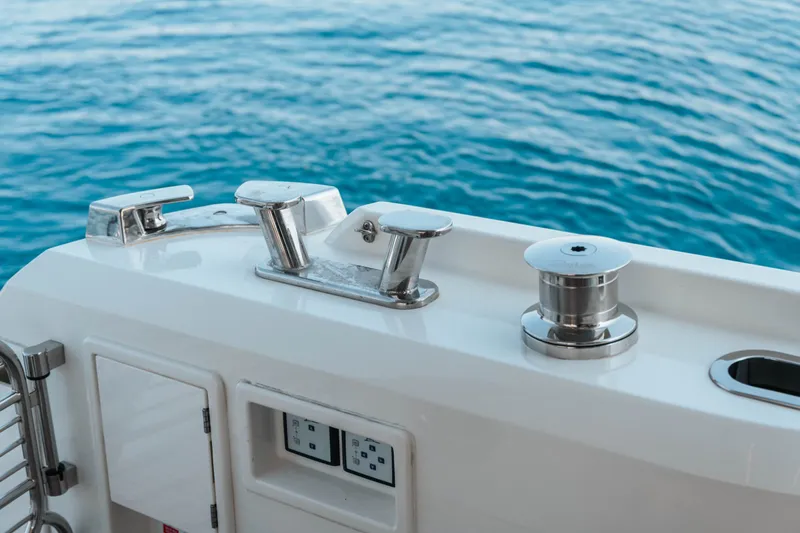 690 Flybridge Yacht Photos Pics 