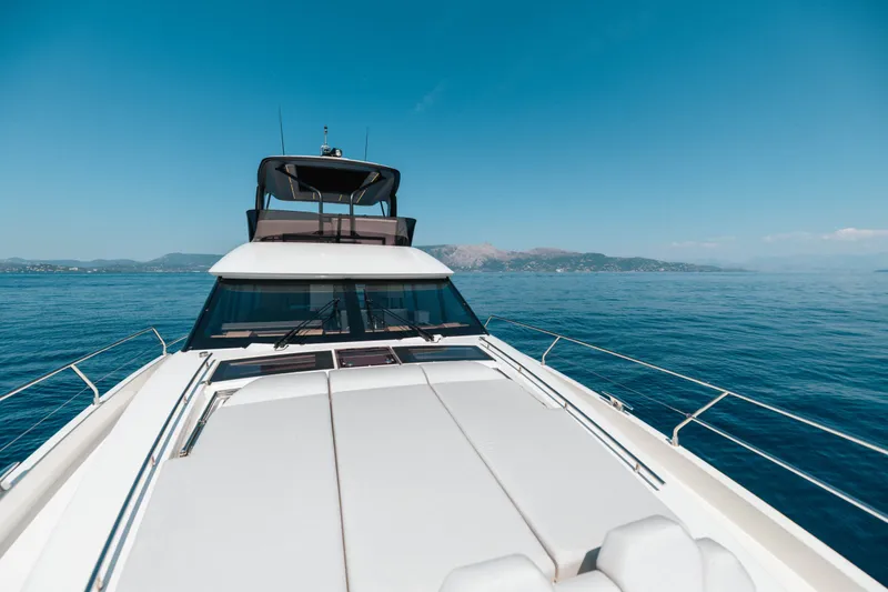 690 Flybridge Yacht Photos Pics 