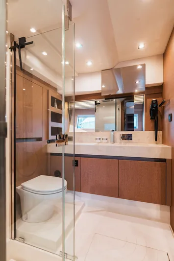 690 Flybridge Yacht Photos Pics 