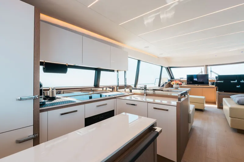 690 Flybridge Yacht Photos Pics 