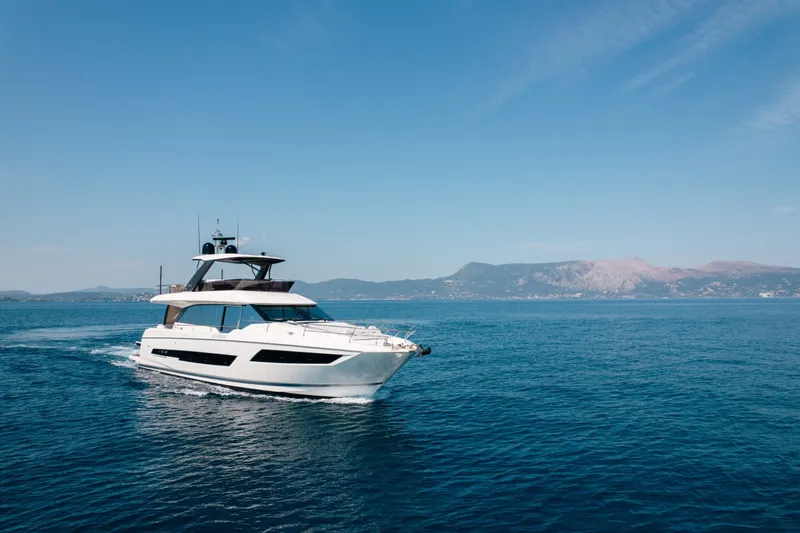 690 Flybridge Yacht Photos Pics 