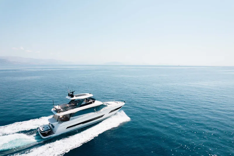 690 Flybridge Yacht Photos Pics 