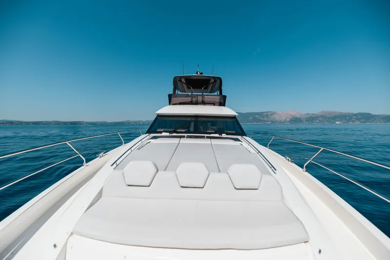 690 Flybridge Yacht Photos Pics 