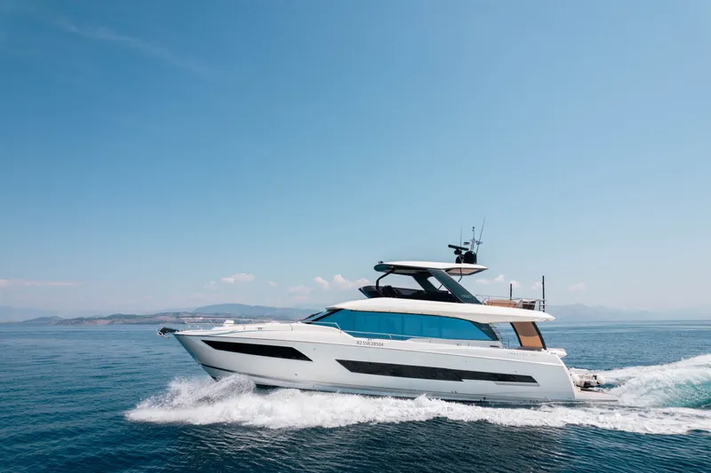 690 Flybridge Yacht Photos Pics 