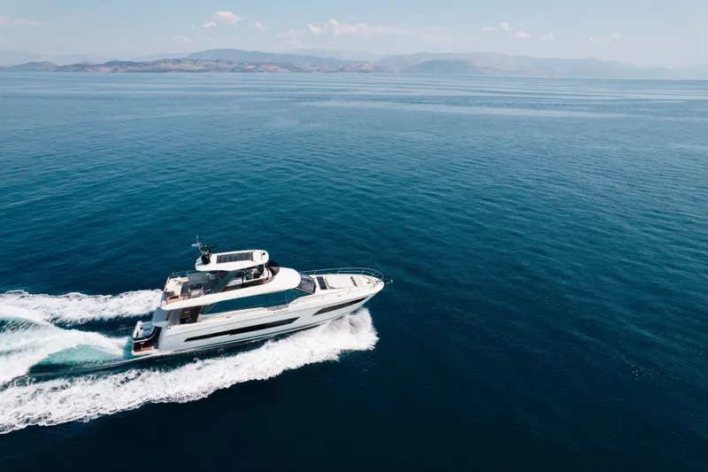 690 Flybridge Yacht Photos Pics 