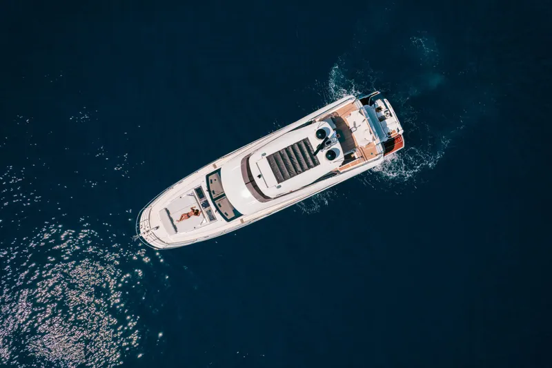 690 Flybridge Yacht Photos Pics 